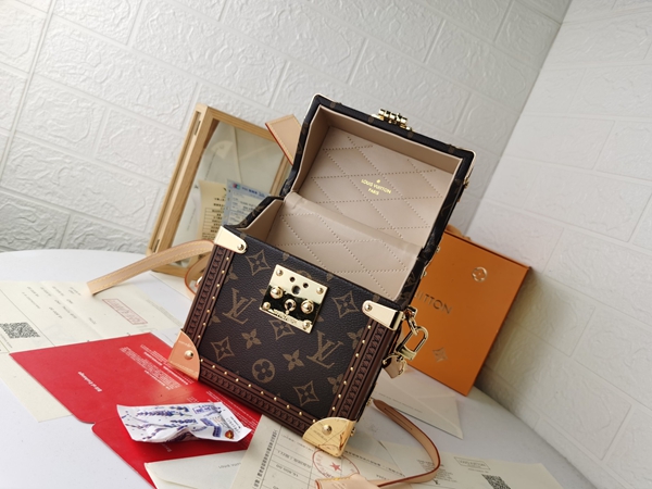 ルイヴィトンバッグ角部分ディテール